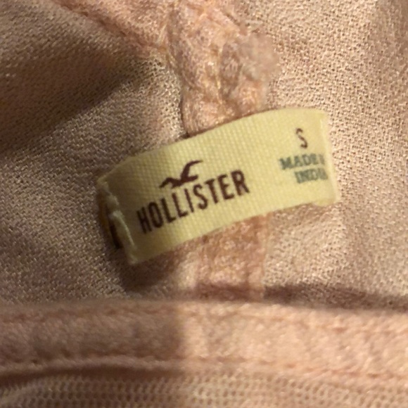 Hollister tank and long sleeve bundle - Picture 3 of 4